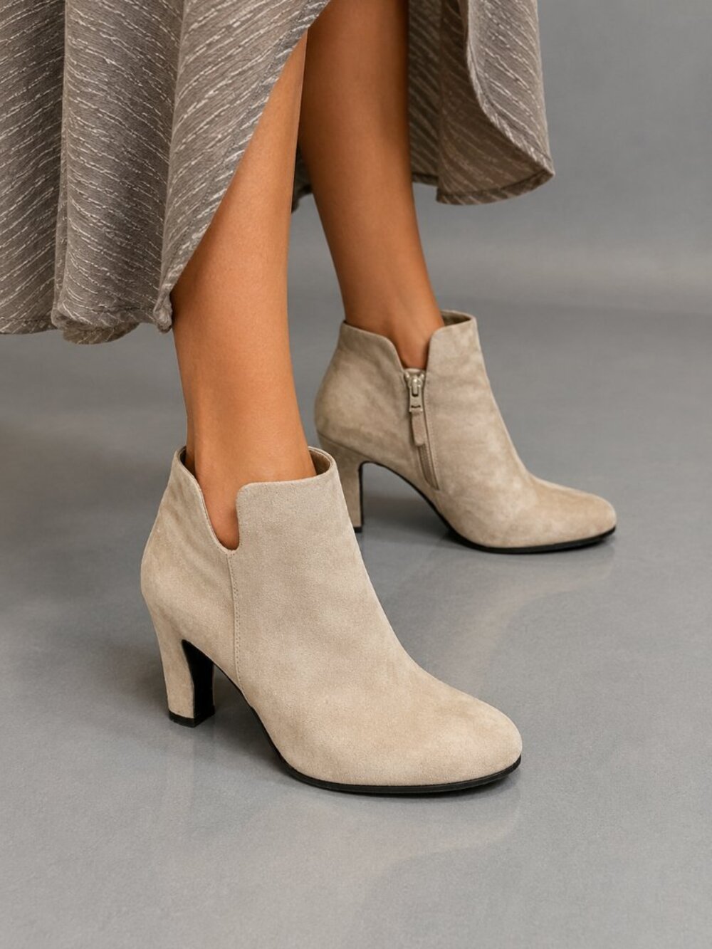Sam Edelman Shelby • suede ankle booties • size 7.5 • like new • 3”heel (A-1505)